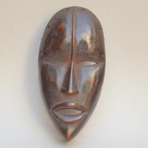 Masque De Réjouissance Dan Côte D’ivoire En Bois Sculpté