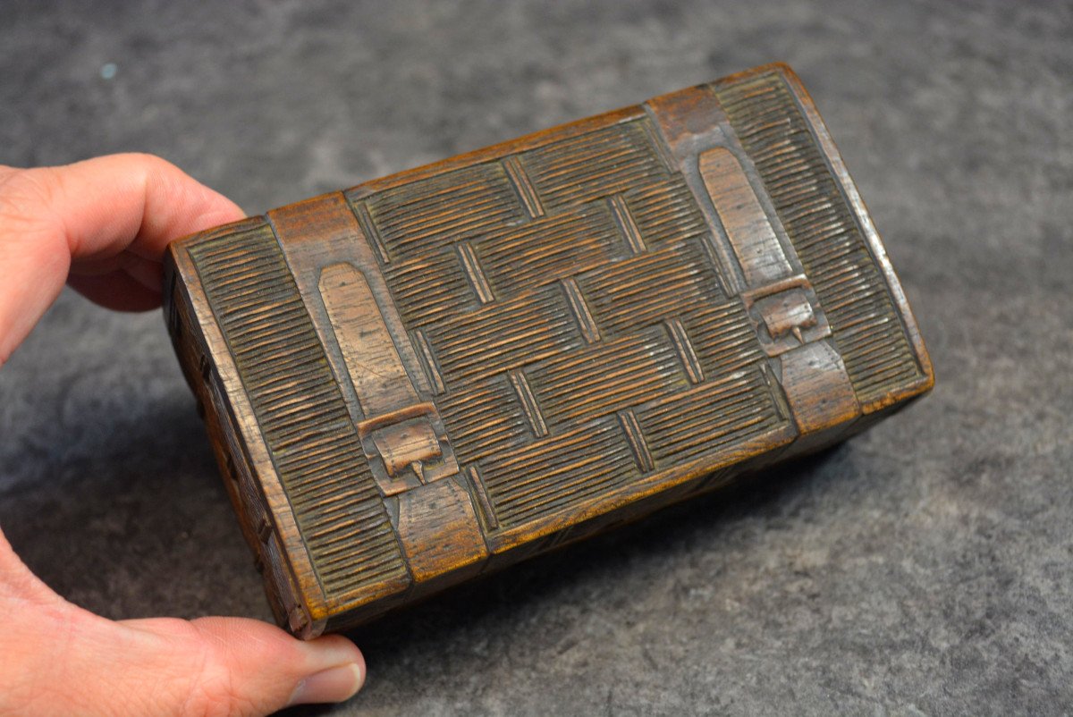 Popular Art Chiseled Wooden Box-photo-4