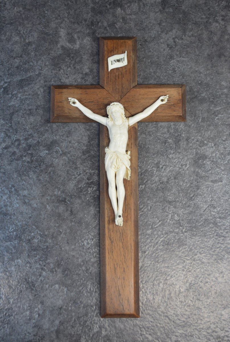 Christ On The Cross-photo-2