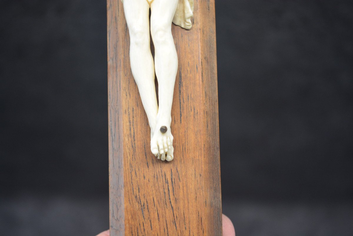 Christ On The Cross-photo-2