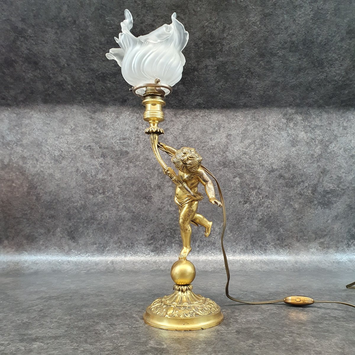 Cherub Bronze Lamp-photo-4