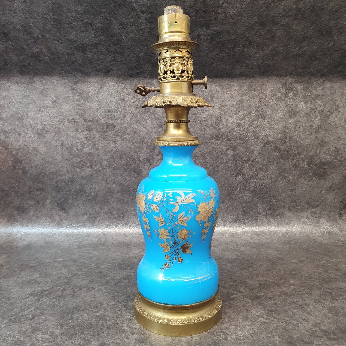 19th Century Blue Opaline Oil Lamp-photo-2