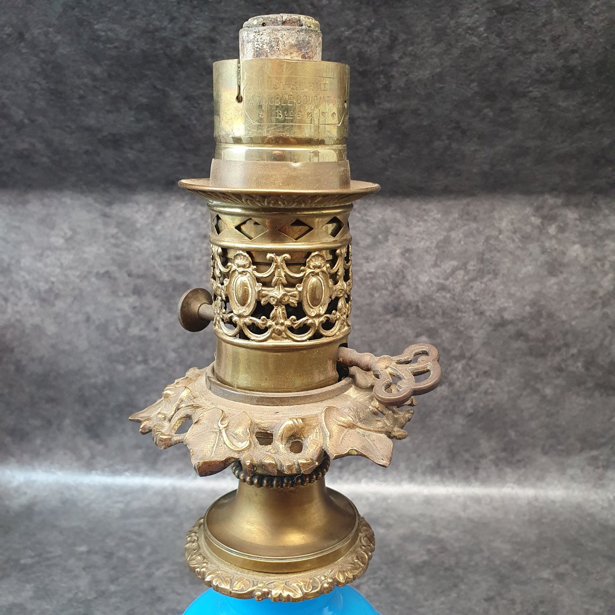 19th Century Blue Opaline Oil Lamp-photo-5