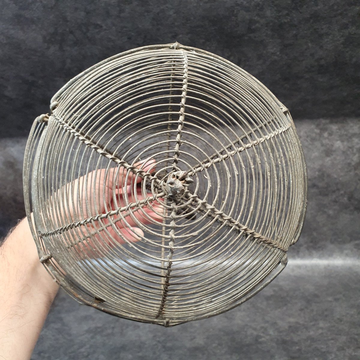 Amazing And Rare Antique Wire Salad Basket-photo-3