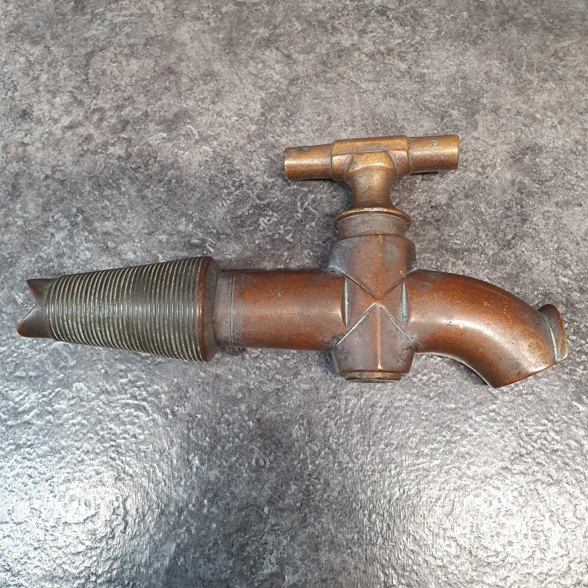 Old Large Bronze Faucet-photo-3