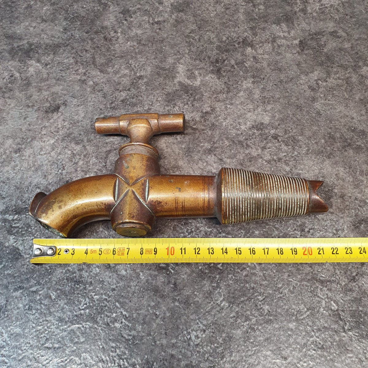 Old Large Bronze Faucet-photo-4