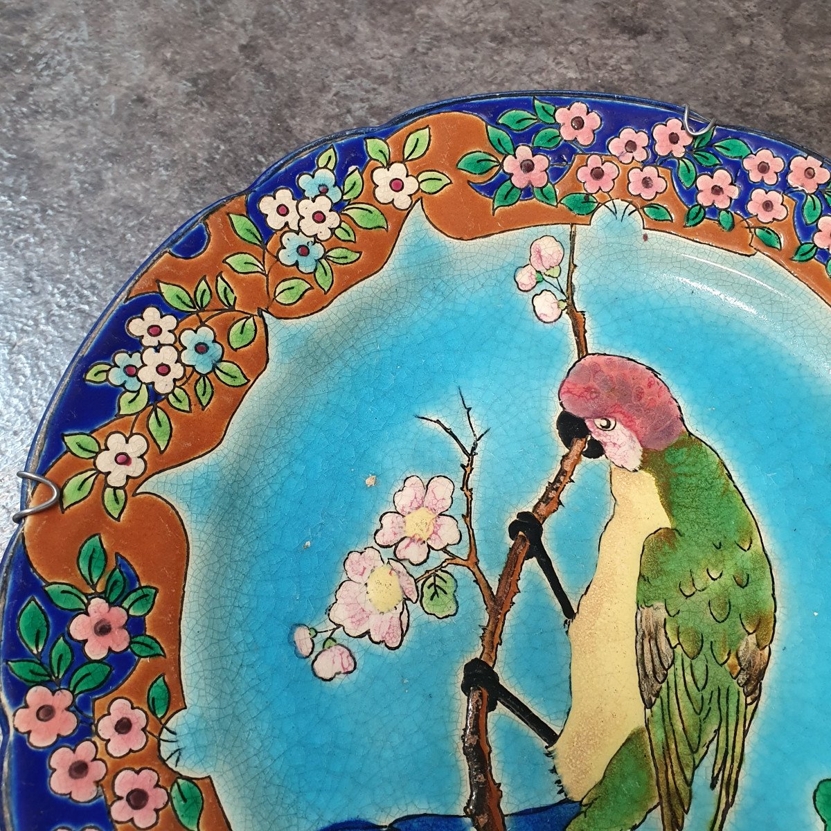 Beautiful Longwy Enamel Plate With Parrot Decor-photo-3