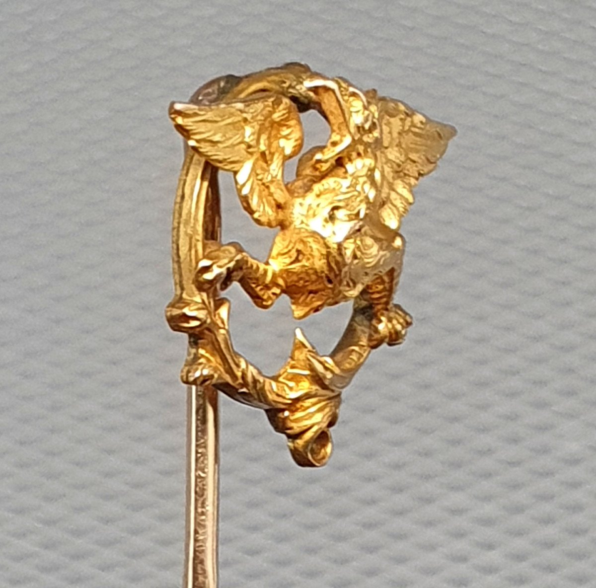 Chimera Griffin Gold Plated Fix Pin -photo-2