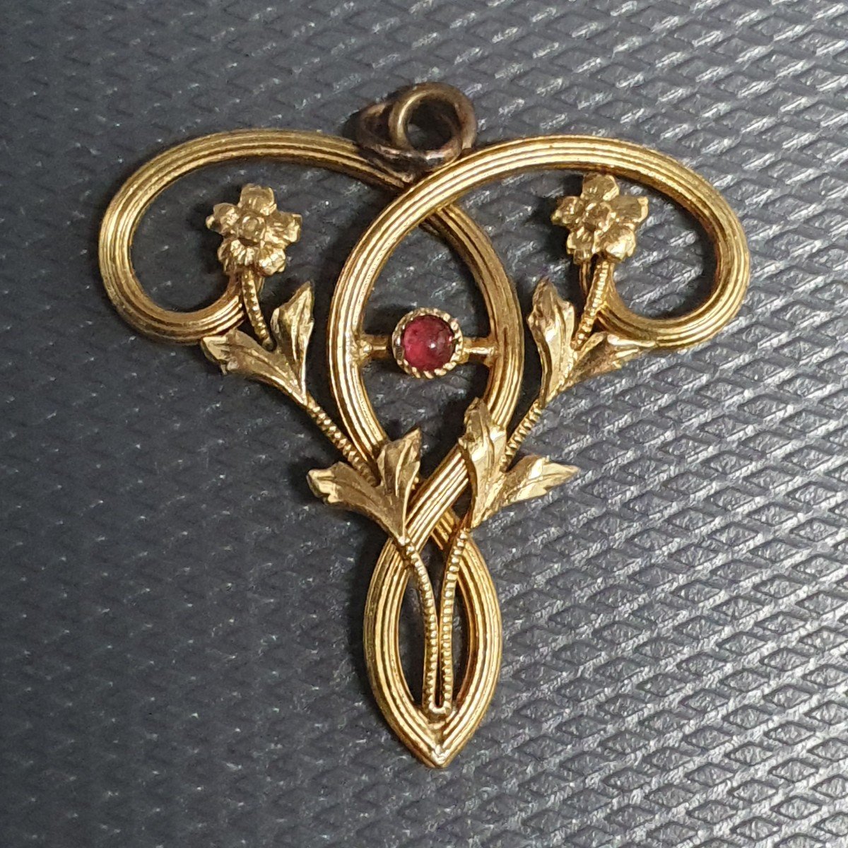 Oria Art Nouveau Pendant-photo-2