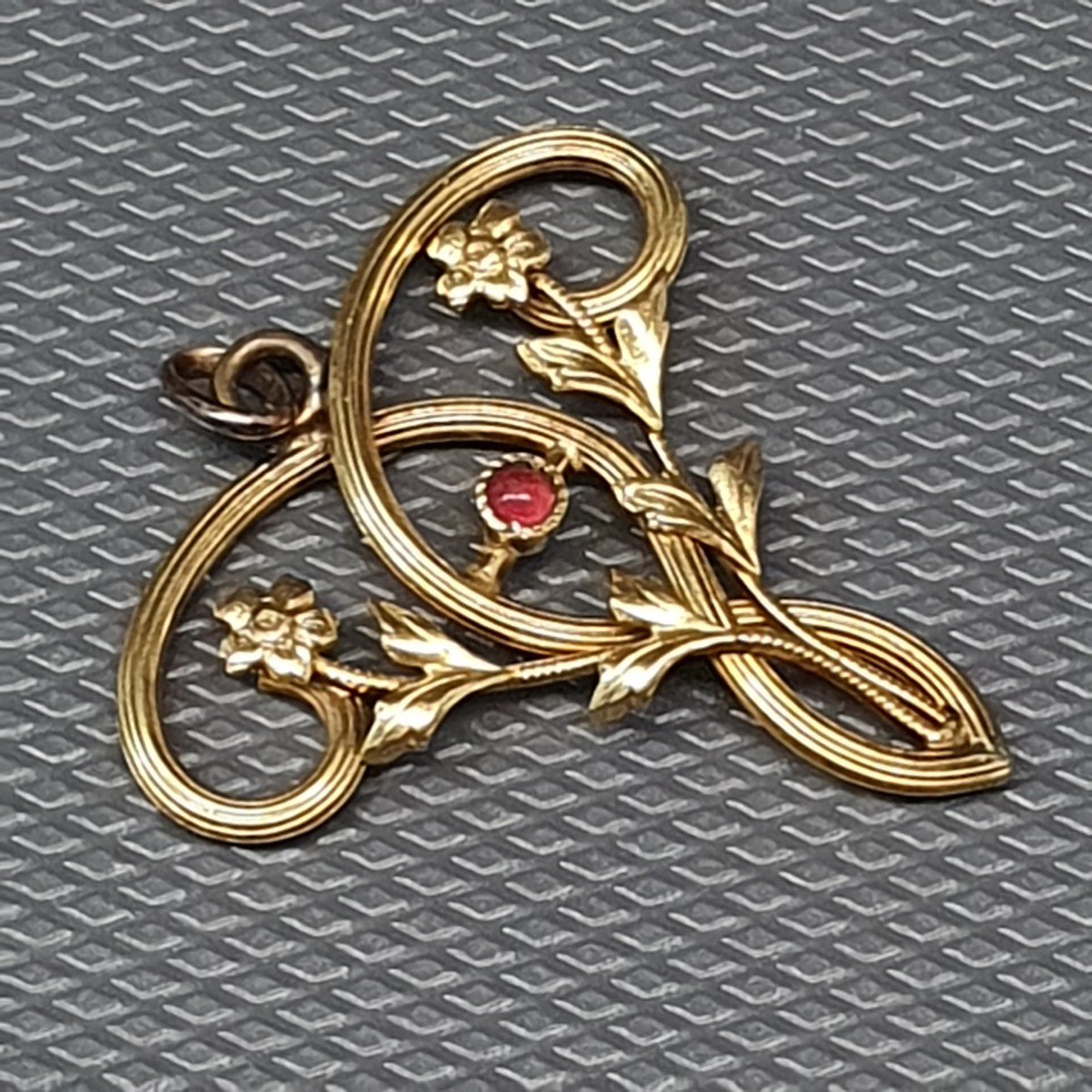 Oria Art Nouveau Pendant-photo-3