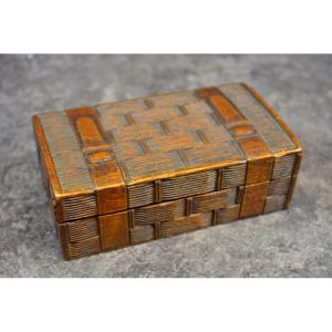 Popular Art Chiseled Wooden Box