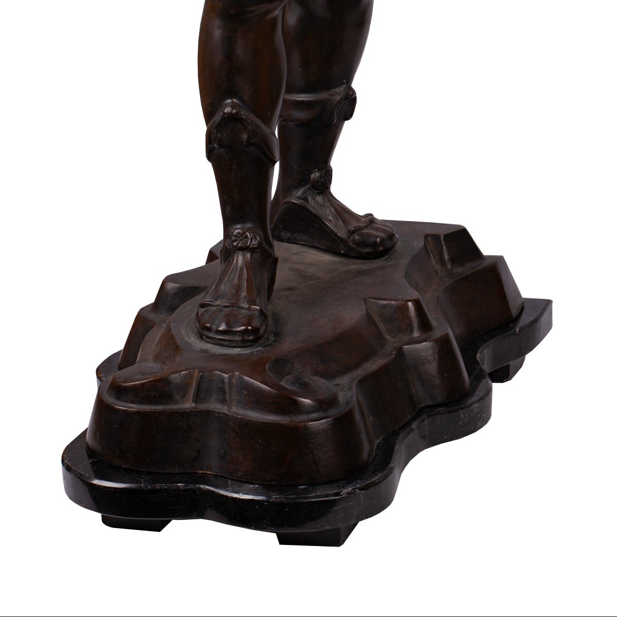 Une Sculpture Massive En Bronze « Le Guerrier » Signée Hunt-photo-1