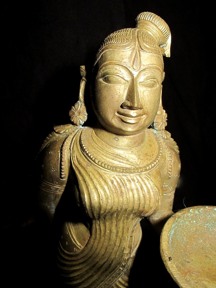 Pair Of Deepa Lakshmi Oil Lamp In Bronze-photo-4