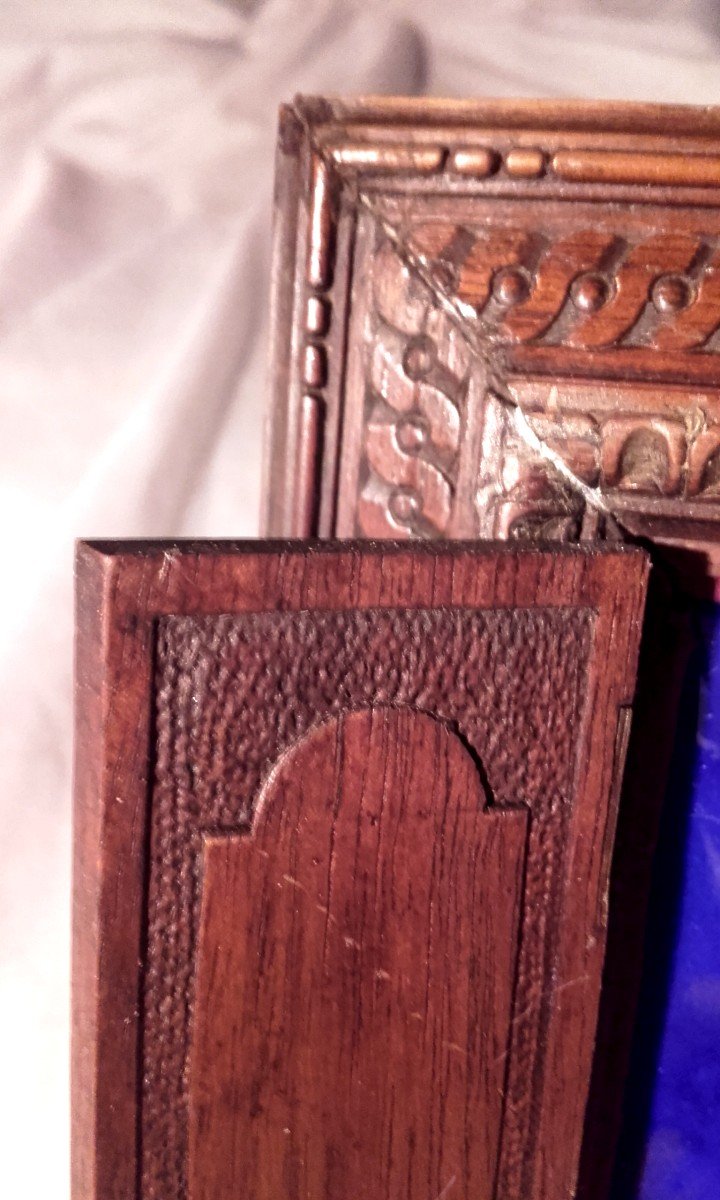 Copper Email Of Christ In His Shuttered Frame -photo-7