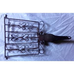 XVIII Wrought Iron Meat Grill Large Model Decorated With Hearts