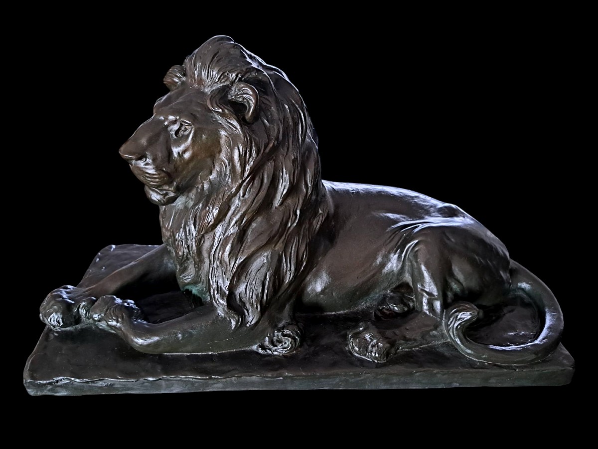 Japanese Bronze By Ichiga Numata - Reclining Lion