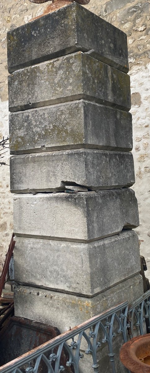 Pair Of Stone Corner Pillars-photo-2