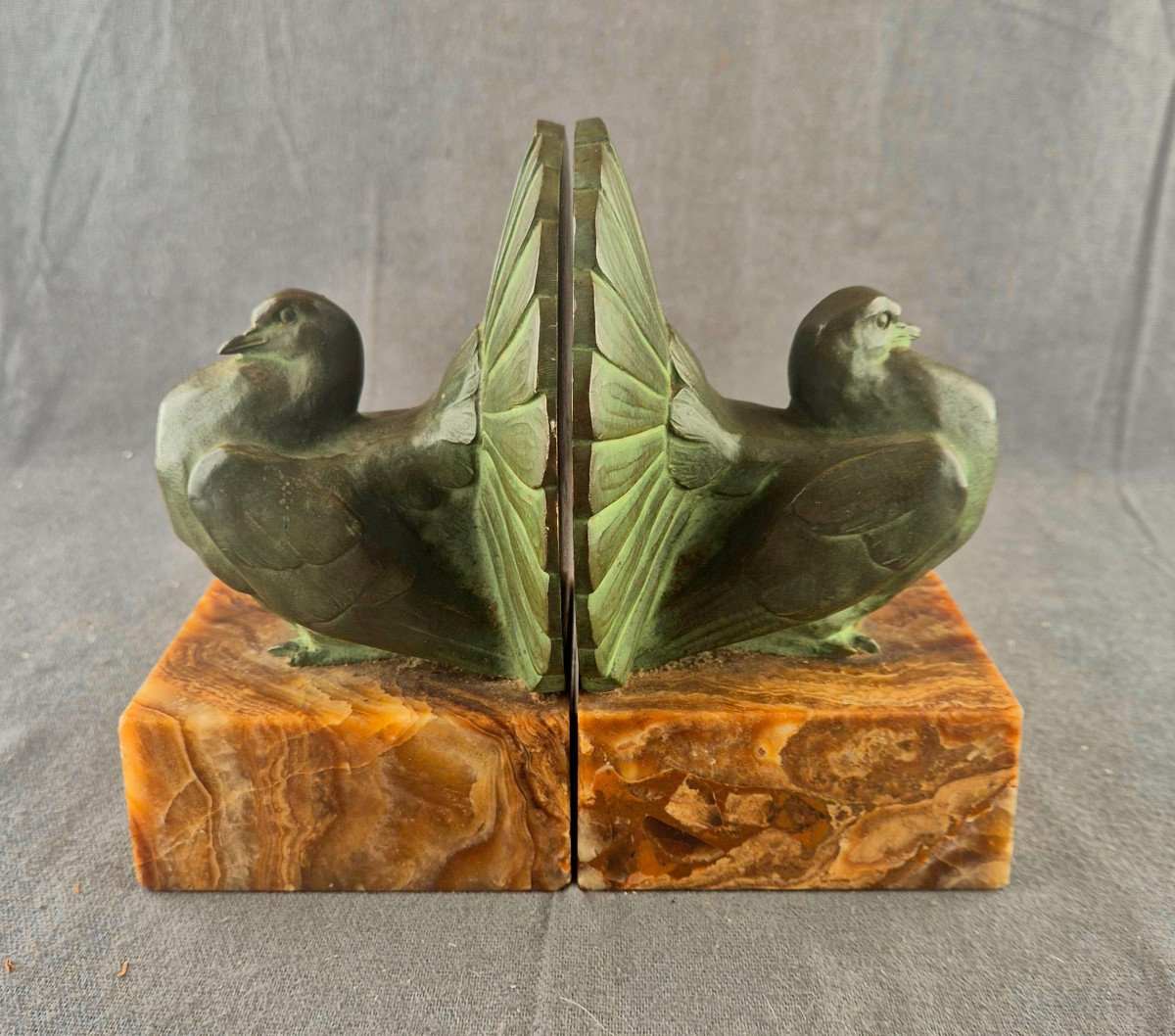 Oscar Waldmann (1856-1937) – Pigeons. Pair Of Art Deco Bronze Bookends Signed-photo-2