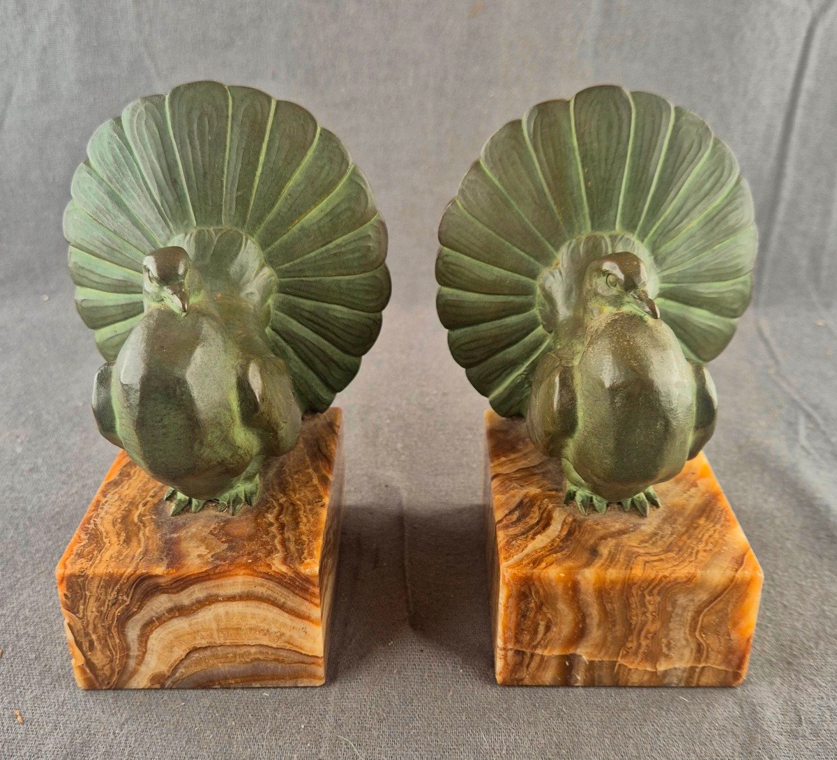 Oscar WALDMANN (1856-1937) – Pigeons.  Paire de Serre-Livres Art déco en bronze signées-photo-1