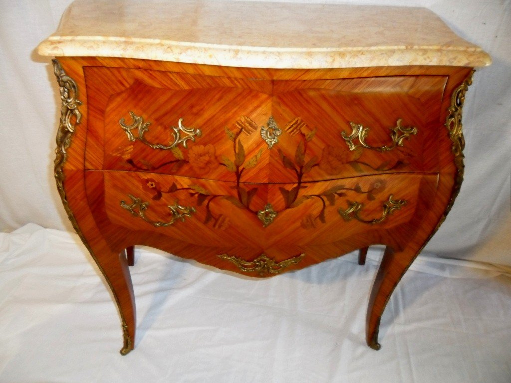 Petite Commode Sauteuse Marquetée De Style Louis XV