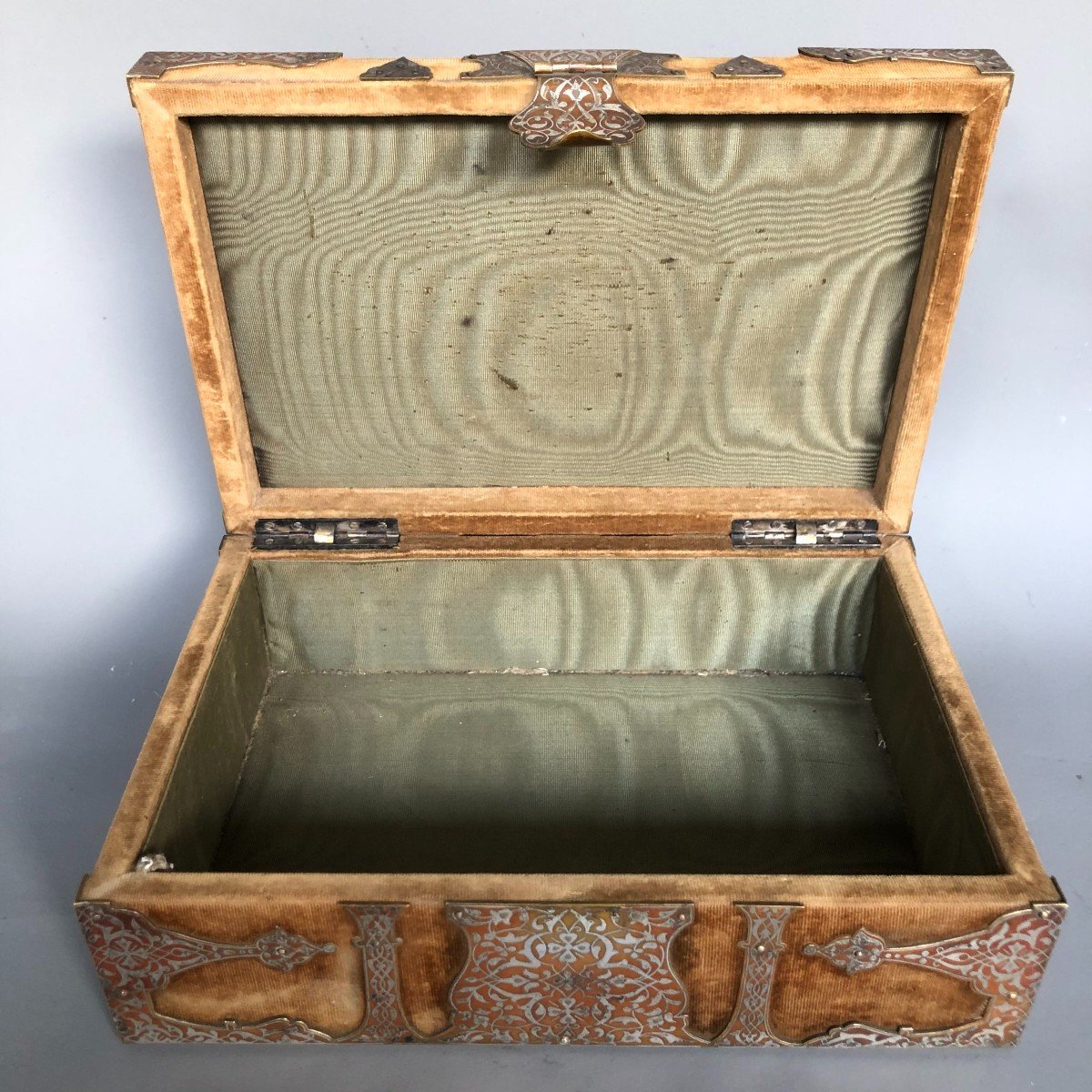 19th Century Box - Wood Covered With Velvet - Damascene Silver-photo-3