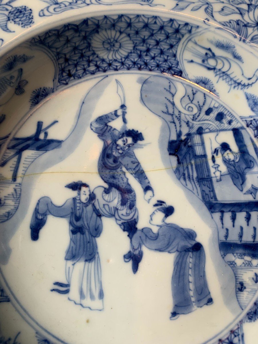 Assiette Chinoise En Porcelaine Bleu Blanc - XVIIIème Siècle - Scène De Danseur -photo-2