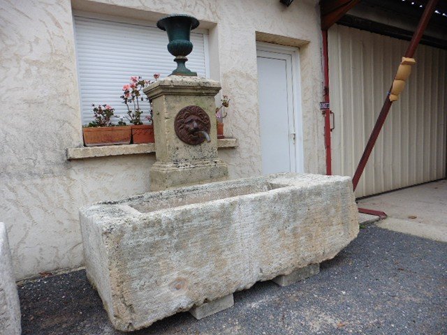 Fountain Washhouse Basin With Water Reserve In Natural Stone With Its Lion-headed Monk-photo-2