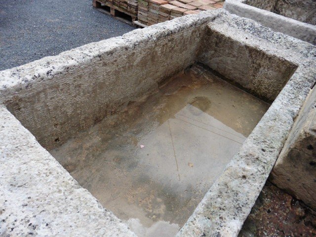 Fountain Washhouse Basin With Water Reserve In Natural Stone With Its Lion-headed Monk-photo-2