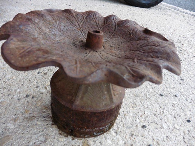 Old Fountain, 19th Century Cast Iron Bird Bath-photo-4