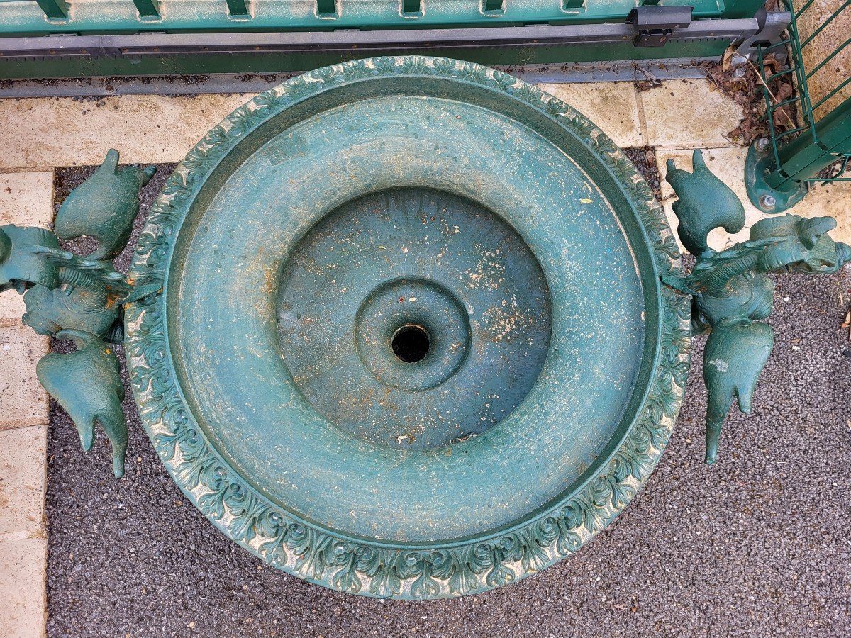 Pair Of Large Cast Iron Medici Basins With Dragon Decor Late 19th Century-photo-5