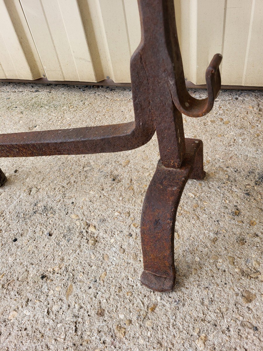 1 17th Century Wrought Iron Bowl Landier With 3 Hooks, Tripod Foot.-photo-3