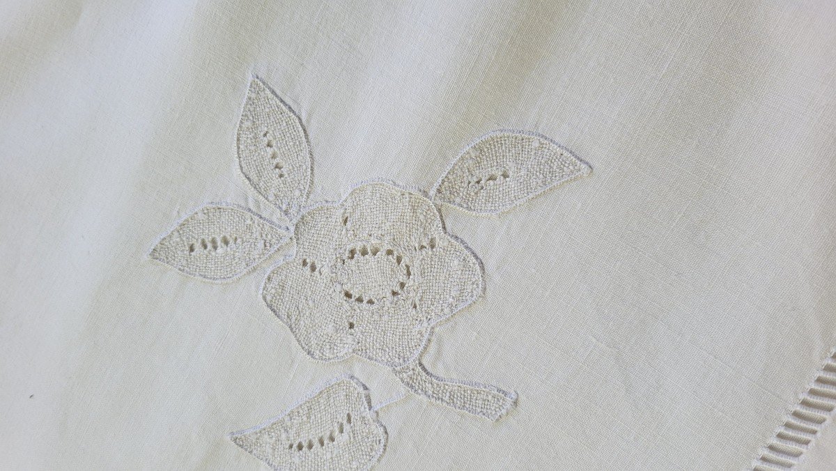 Large White Linen Thread Sheet Without Embroidered Monogram Couple Of Doves And Flowers -photo-2