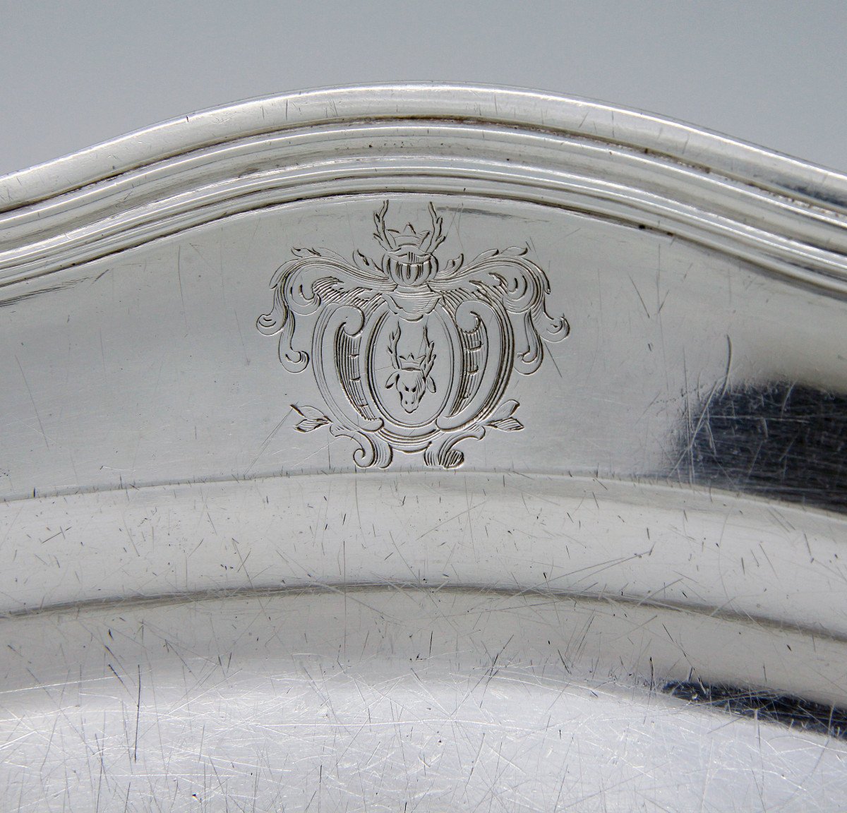 Très grand plat ovale en argent massif par Eloi Guérin - armoiries von Brackel - Paris, 1755-56-photo-5