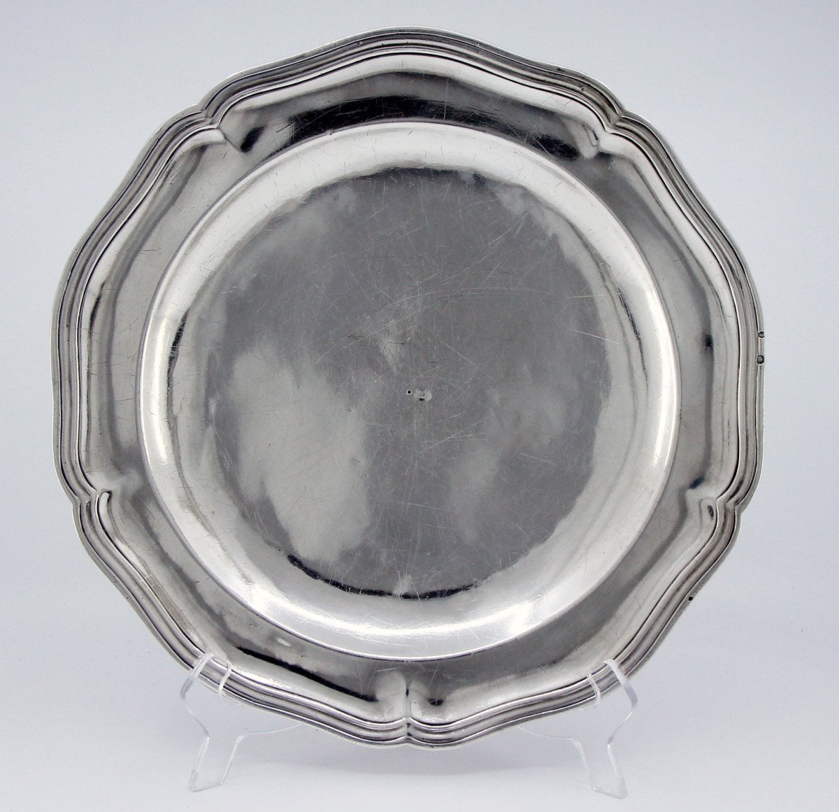 Large And Heavy Round Silver Dish By Jean-louis Outrebon - Paris, Louis XVI Period, 1784-1785