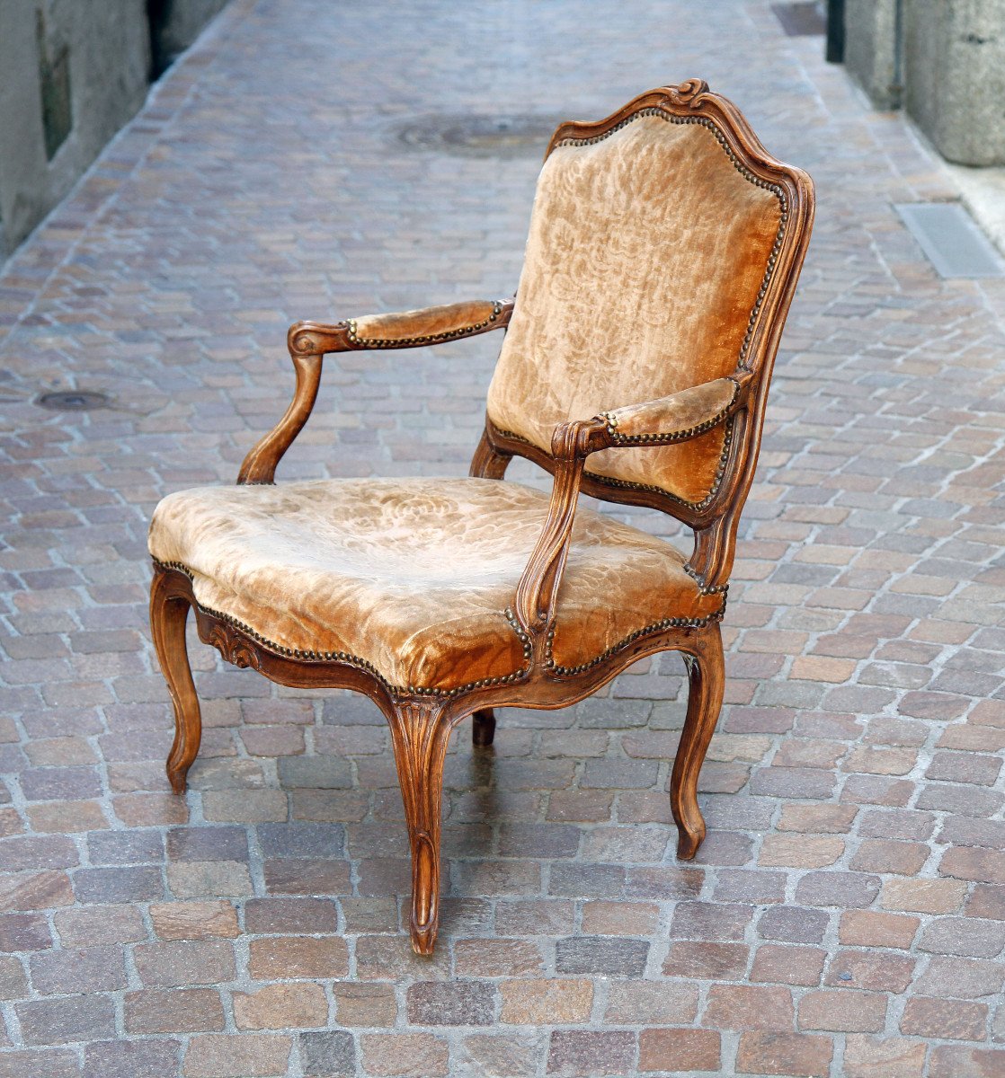 Fauteuil à la reine estampillé Jean Boucault, reçu maître en 1728 - Paris, Louis XV, vers 1760-photo-2