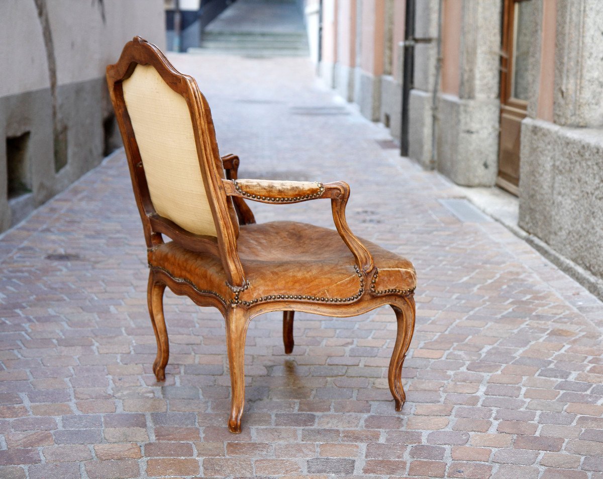 Fauteuil à la reine estampillé Jean Boucault, reçu maître en 1728 - Paris, Louis XV, vers 1760-photo-1