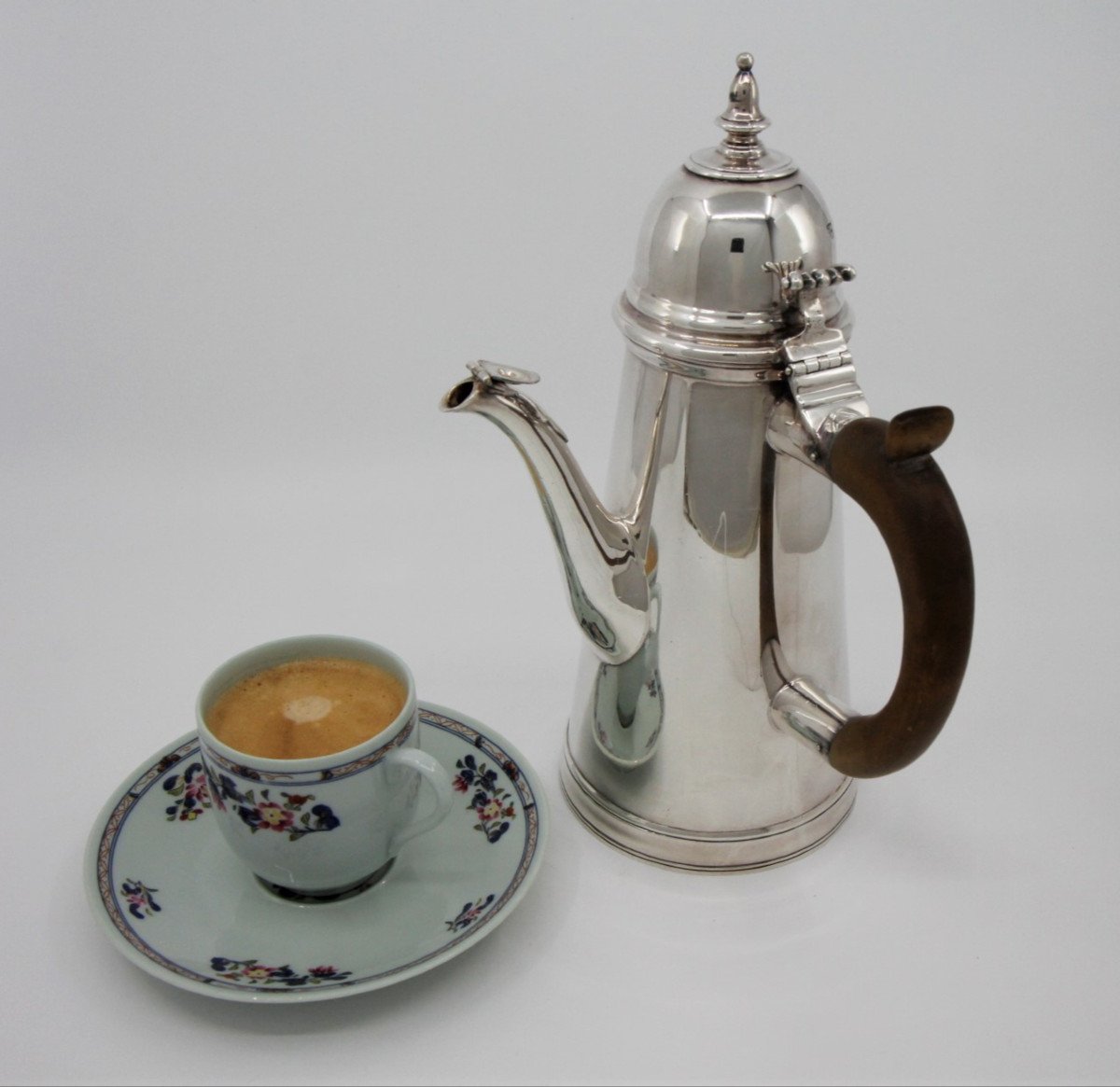 George I Style Britannia Silver Coffee Pot, John & Daniel Wellby, London 1902