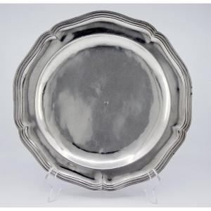 Grand et lourd plat rond en argent par Jean-Louis Outrebon - Paris, époque Louis XVI, 1784-1785