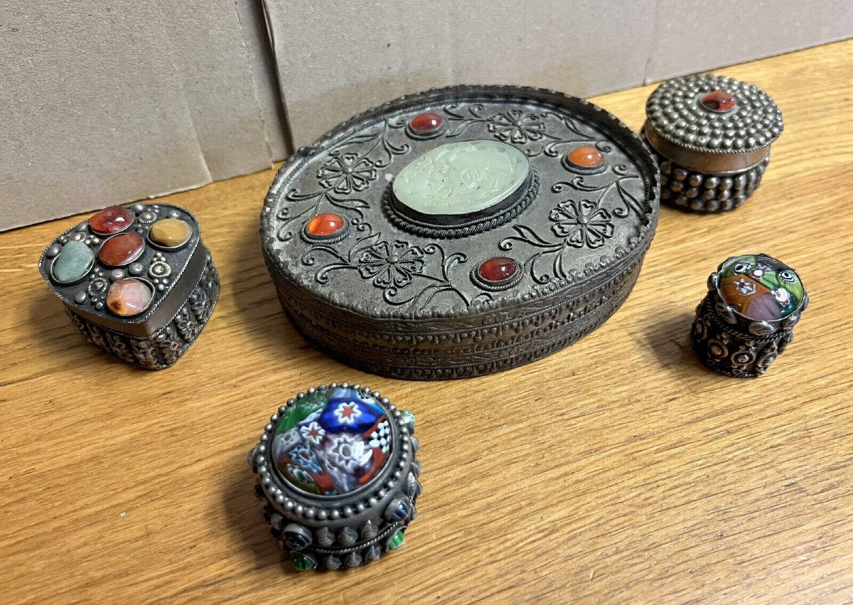 5 Berber Orientalist Boxes In Silver And Metal-photo-2