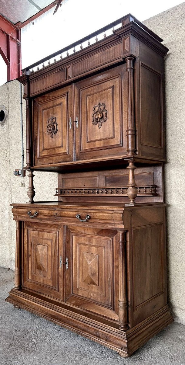 Buffet Style Renaissance En Noyer Massif Sculpté-photo-2