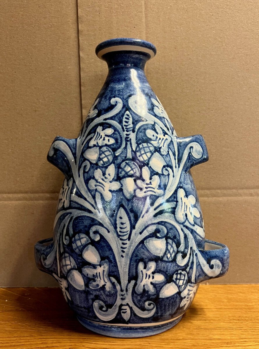 Vase En Faïence Vernissée En Bleu Et Blanc 