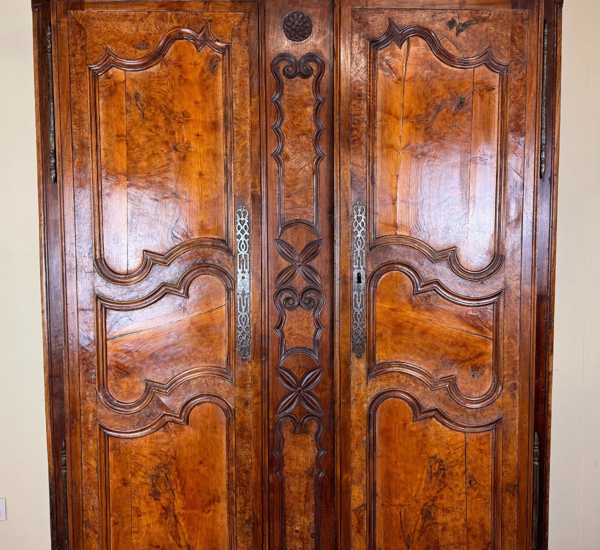 Armoire époque Louis XV En Noyer Et Orme-photo-2