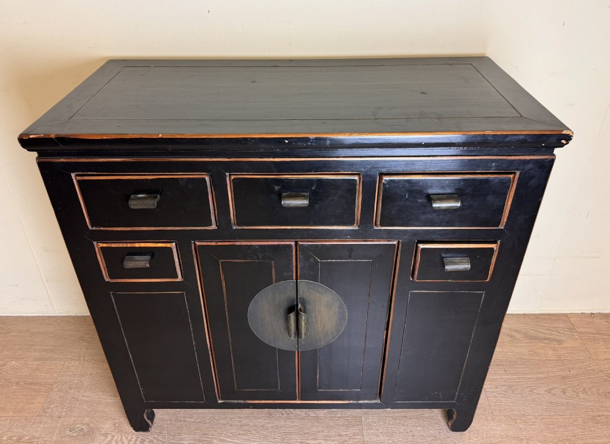 Chinese Commode Buffet In Black And Gold Lacquer-photo-3