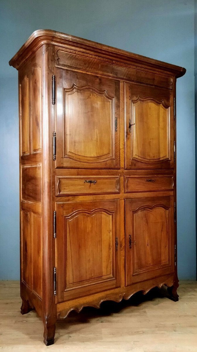 Louis XV Period Four-leaf Wardrobe In Walnut-photo-3