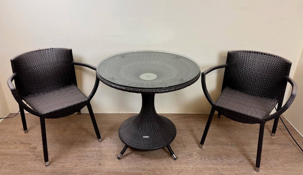 Emu Round Table Nilo Model. Design By Chiaramonte And Marin-photo-2