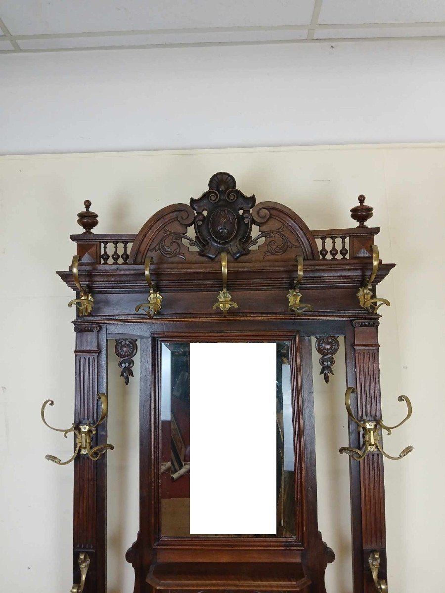 Renaissance Style Walnut Coat Rack-photo-5