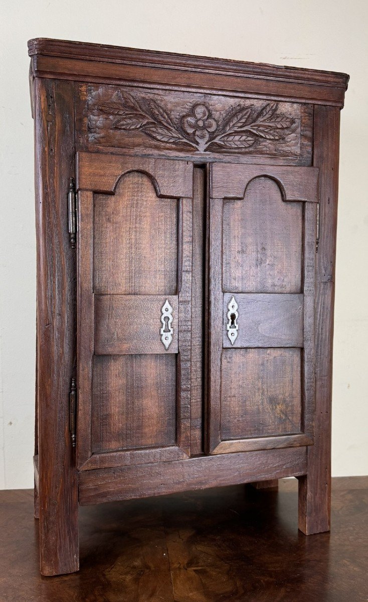 Travail De Maitrise époque XIXeme Pour Cette Armoire