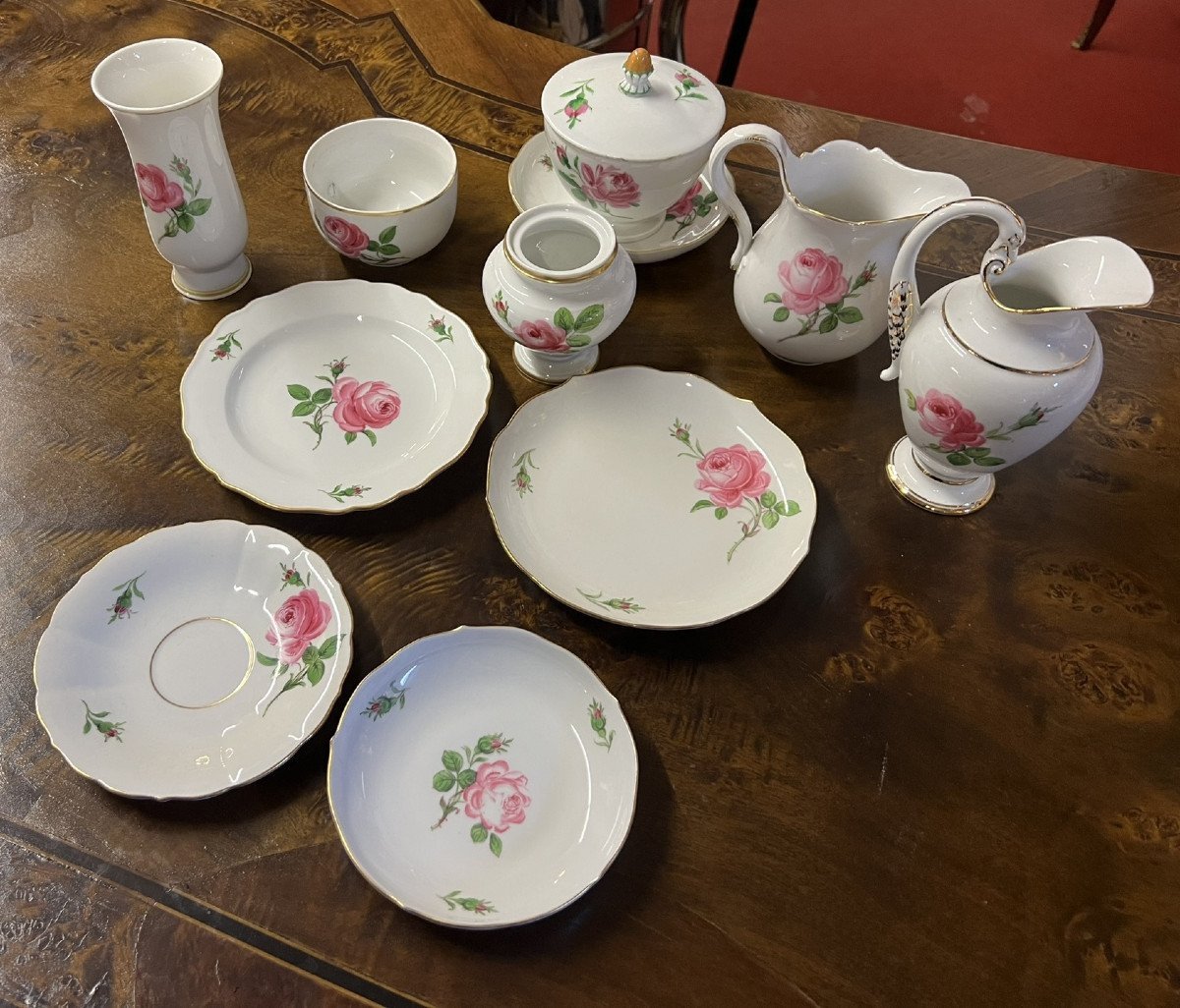 Meissen : Série De 11 Pièces En Porcelaine Modèle Aux Roses -photo-1