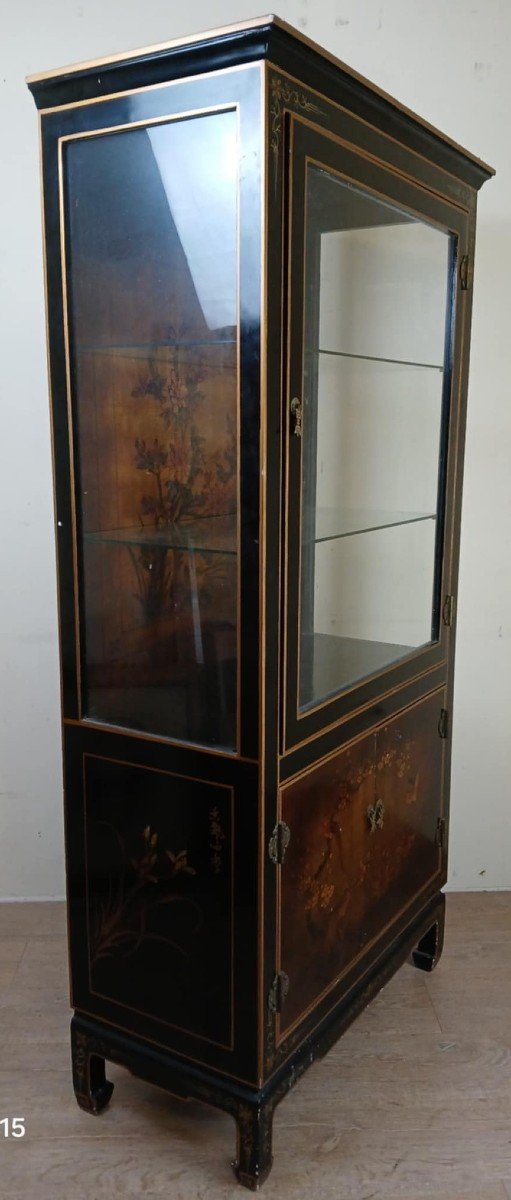 Pretty Chinese Display Case In Lacquer And Painted Motifs, 20th Century-photo-5