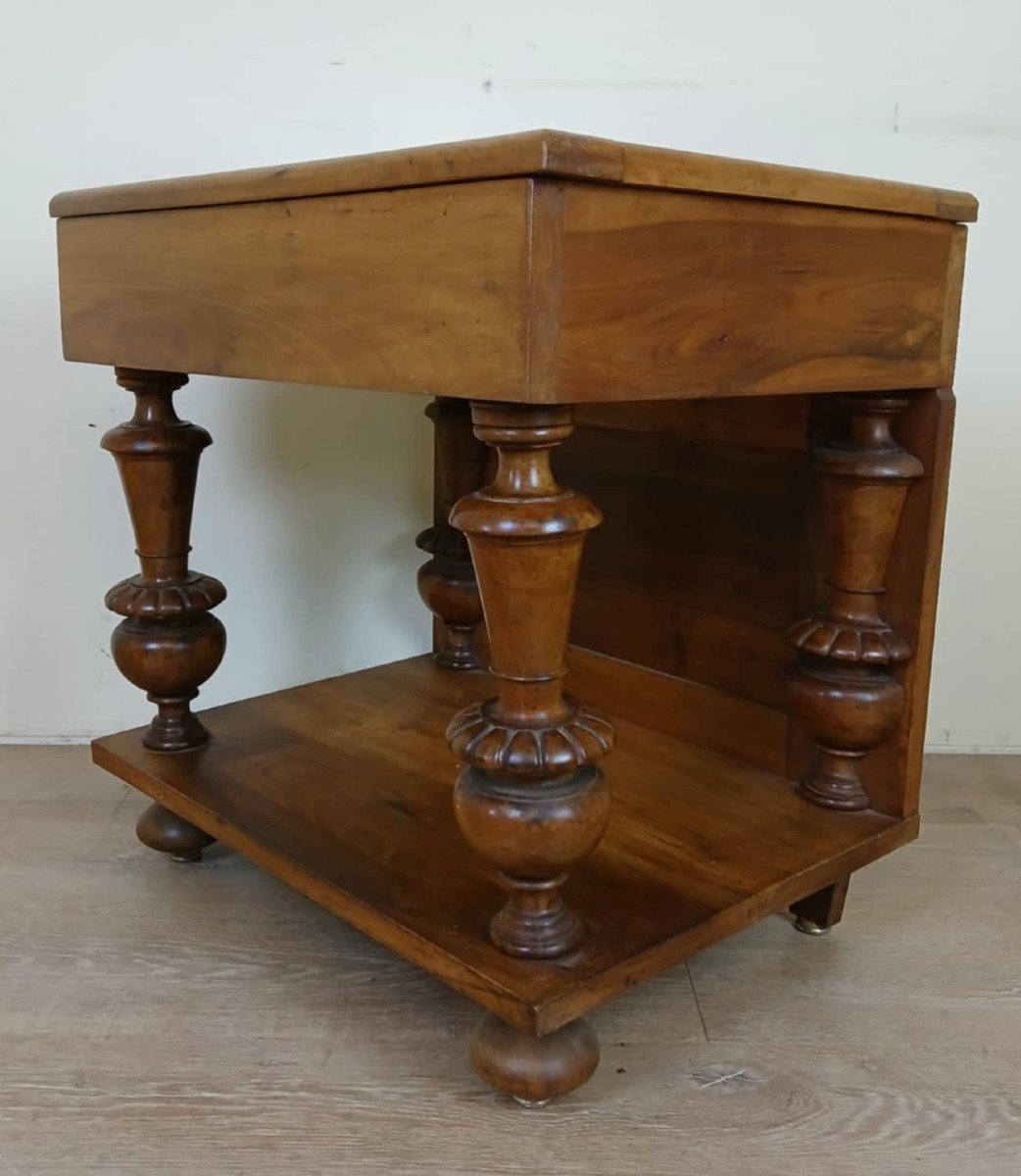 Very Pretty Renaissance Style Display Case In Solid Walnut Circa 1850-photo-3